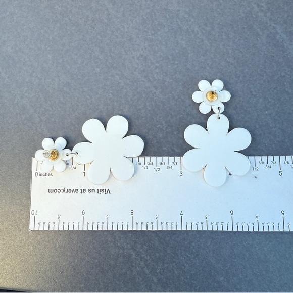 Mod Style Retro Flower Power Orange Acrylic Earrings - Picture 3 of 7